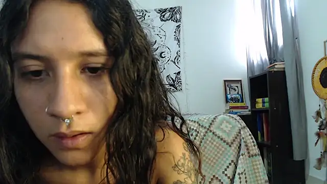 Snapshot of AlinaWoolf_ chatting on December 10, 2024, 4:49 pm AlinaWoolf  online show from December 10, 2024, 4:49 pm