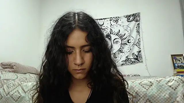 Snapshot of AlinaWoolf_ chatting on December 25, 2024, 4:33 am AlinaWoolf  online show from December 25, 2024, 4:33 am