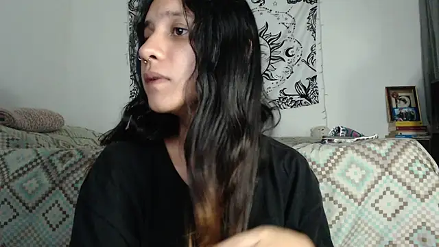 Snapshot of AlinaWoolf_ chatting on December 28, 2024, 2:33 am AlinaWoolf  online show from December 28, 2024, 2:33 am