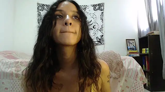 Snapshot of AlinaWoolf_ chatting on January 28, 2025, 5:00 am AlinaWoolf  online show from January 28, 2025, 5:00 am