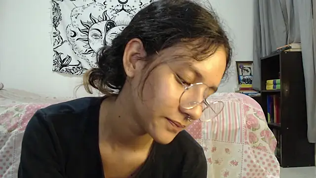 Snapshot of AlinaWoolf_ chatting on January 31, 2025, 3:41 am AlinaWoolf  online show from January 31, 2025, 3:41 am