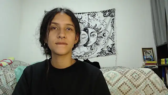 Snapshot of AlinaWoolf_ chatting on March 6, 2025, 4:30 am AlinaWoolf  online show from March 6, 2025, 4:30 am