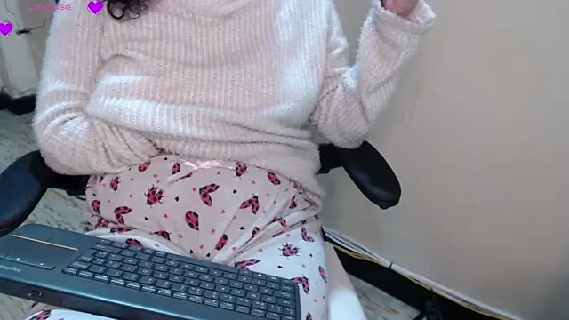 Snapshot of _samara chatting on November 8, 2025, 3:12 pm samara online show from November 8, 2025, 3:12 pm