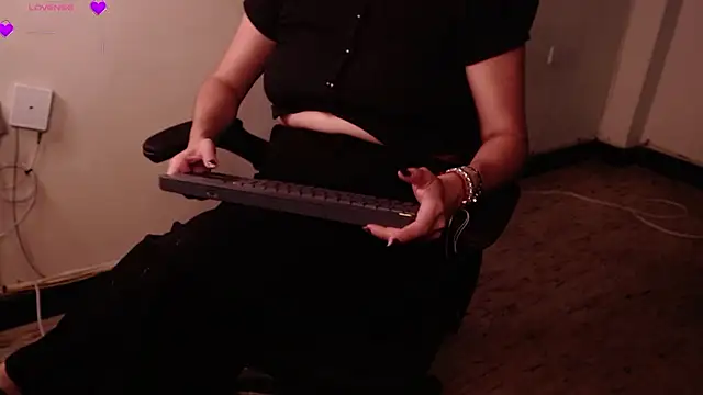 Snapshot of _samara chatting on January 18, 2026, 12:09 pm samara online show from January 18, 2026, 12:09 pm