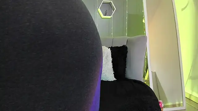 Sammy owens  online show from March 15, 2025, 6:54 pm