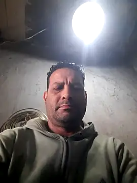 Snapshot of hecwil8 chatting on September 23, 2025, 11:35 am hecwil8 online show from September 23, 2025, 11:35 am