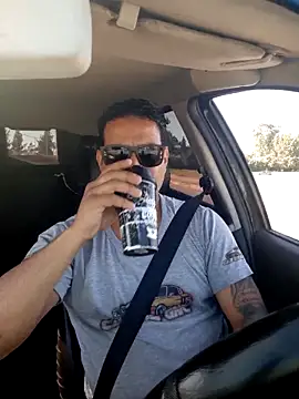 hecwil8 online show from December 18, 2025, 12:00 pm