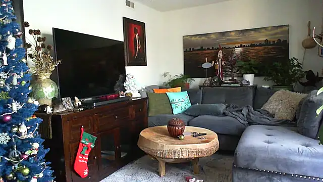 CeceilaMoon online show from December 1, 2025, 2:55 pm