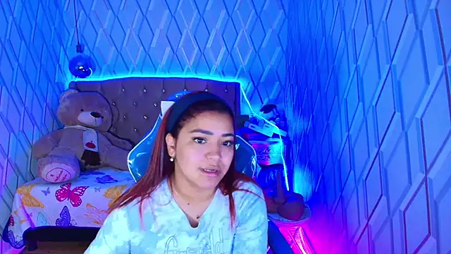 NicolleTaylor online show from October 25, 2025, 3:25 am