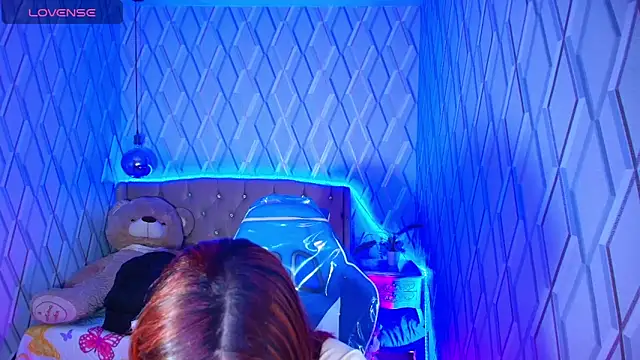 NicolleTaylor online show from November 4, 2025, 3:38 am