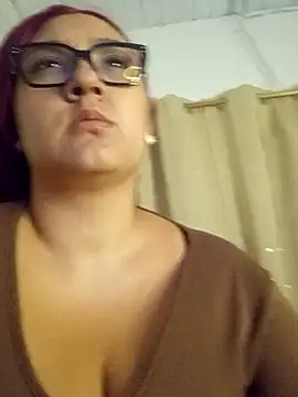 Isabella Du online show from April 27, 2026, 3:04 am