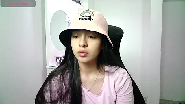 Snapshot of aineangeel chatting on June 9, 2026, 12:33 am aineangeel online show from June 9, 2026, 12:33 am