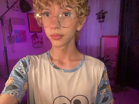 lyamthommpson online show from March 18, 2026, 8:23 pm