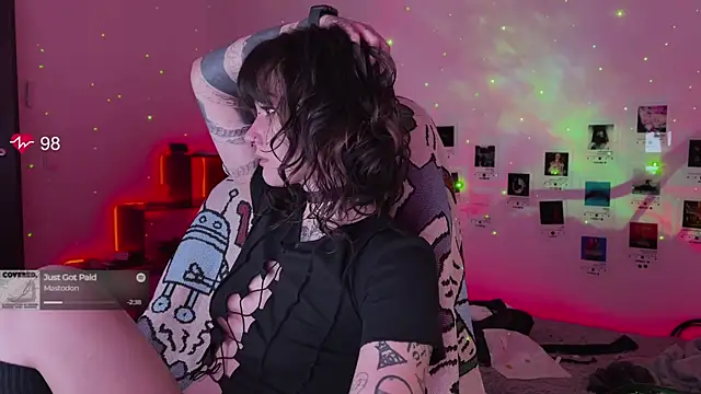 deadlysweet online show from November 6, 2025, 1:06 am