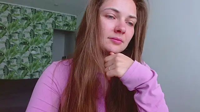 Snapshot of Olivia_shine chatting on May 14, 2026, 4:30 am Olivia shine online show from May 14, 2026, 4:30 am