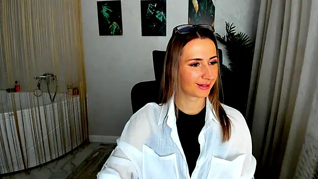 PassionGlow online show from November 28, 2025, 3:20 am