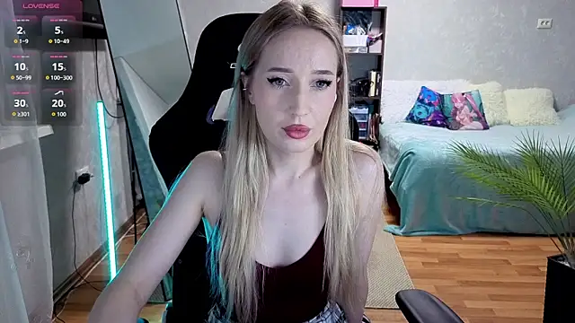 Little Soph online show from September 25, 2025, 12:58 am