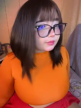 CharlotteMillers online show from June 13, 2026, 10:57 am