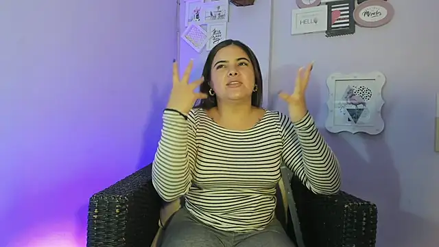 EVELIN MASON online show from October 5, 2025, 7:45 pm