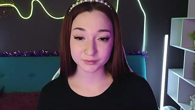 YasmineWest online show from December 22, 2024, 6:39 am