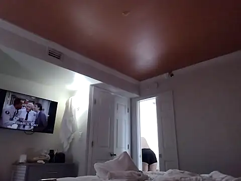 SexxxiLexiiii online show from February 9, 2026, 8:02 pm