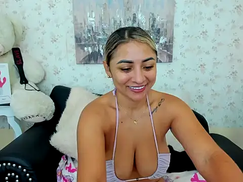 milf bigass  online show from March 10, 2026, 12:43 pm
