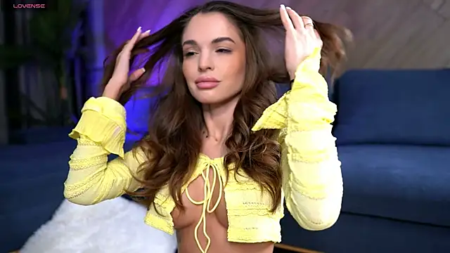 EsmeAinsley online show from December 4, 2025, 1:48 am