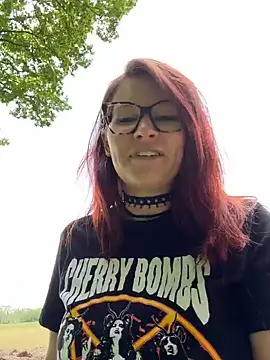 die-EinHORNY-WG online show from May 19, 2026, 10:54 am