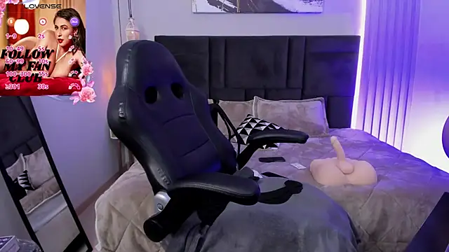 Snapshot of Tisha__lau chatting on September 13, 2025, 2:17 pm Tisha  lau online show from September 13, 2025, 2:17 pm