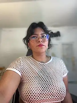 Snapshot of JulianaCastillo chatting on January 2, 2025, 11:52 am JulianaCastillo online show from January 2, 2025, 11:52 am
