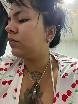 JulianaCastillo online show from February 5, 2026, 9:14 am