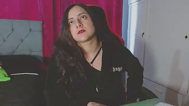 Noamartin  online show from October 14, 2025, 10:21 pm