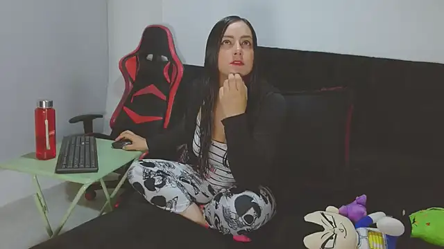 Noamartin  online show from April 22, 2026, 2:25 am