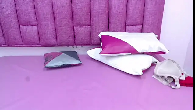 CrushOnMe  online show from February 9, 2026, 7:51 pm