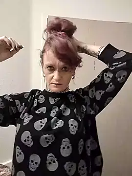 Snapshot of renegade_vyxxen chatting on March 5, 2025, 6:12 am renegade vyxxen online show from March 5, 2025, 6:12 am