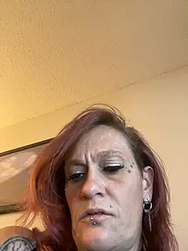 Snapshot of renegade_vyxxen chatting on March 20, 2025, 10:51 pm renegade vyxxen online show from March 20, 2025, 10:51 pm