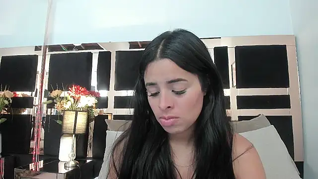 emma castilloo online show from April 13, 2026, 10:48 pm