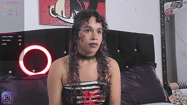 Lips SaraSofia2 online show from November 2, 2025, 5:43 am