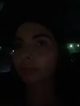 Snapshot of Coralinee_01 chatting on December 1, 2025, 12:15 am Coralinee 01 online show from December 1, 2025, 12:15 am