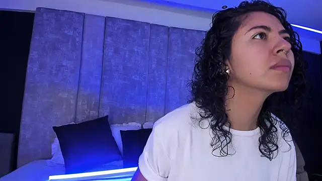 Amareto  online show from April 15, 2026, 10:11 am