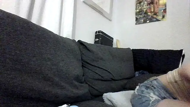 Snapshot of linsnextdoor26 chatting on October 11, 2025, 12:47 pm linsnextdoor26 online show from October 11, 2025, 12:47 pm