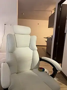 PetitLumiere online show from February 28, 2025, 1:26 am