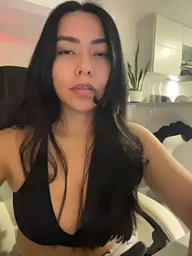 PetitLumiere online show from March 29, 2026, 4:34 am