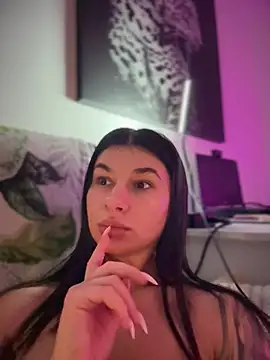 Snapshot of Simply_the_best chatting on February 8, 2026, 8:01 pm Simply the best online show from February 8, 2026, 8:01 pm