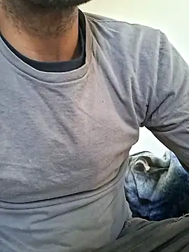 molozeb online show from September 29, 2025, 3:28 pm