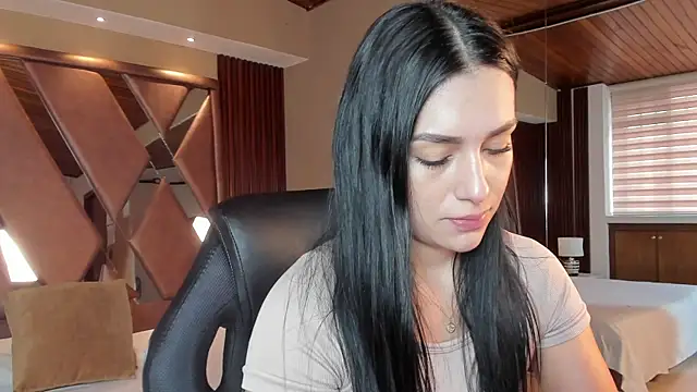 carina rossi online show from October 8, 2025, 12:03 pm