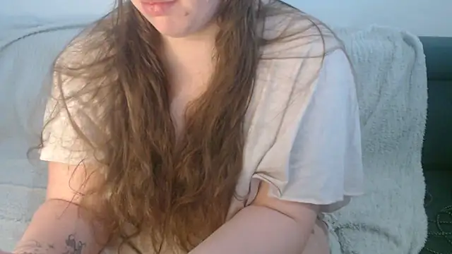 FrancaiseLynne online show from March 7, 2026, 4:04 pm