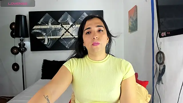 SARAMISHA online show from September 10, 2025, 9:37 pm