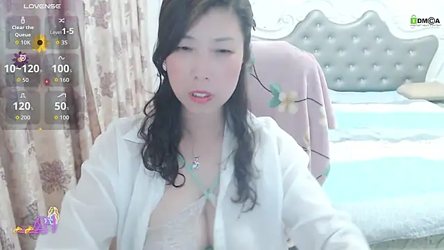 -Shirleyni  online show from April 3, 2026, 2:37 pm