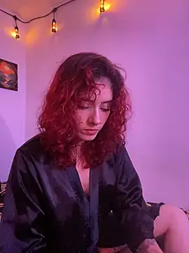 LiliJones  online show from February 26, 2025, 7:05 pm